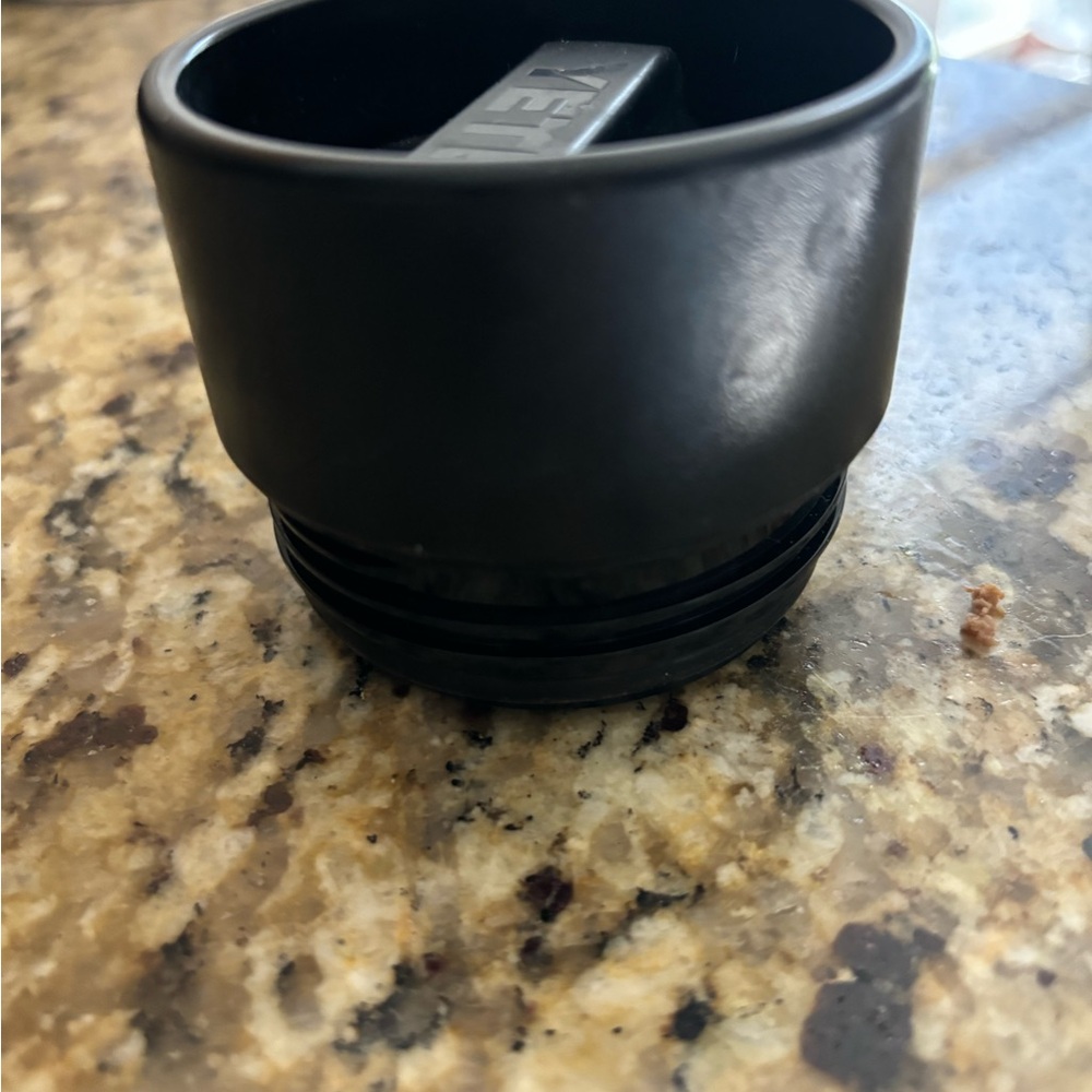 Coffee cup Yeti lid
